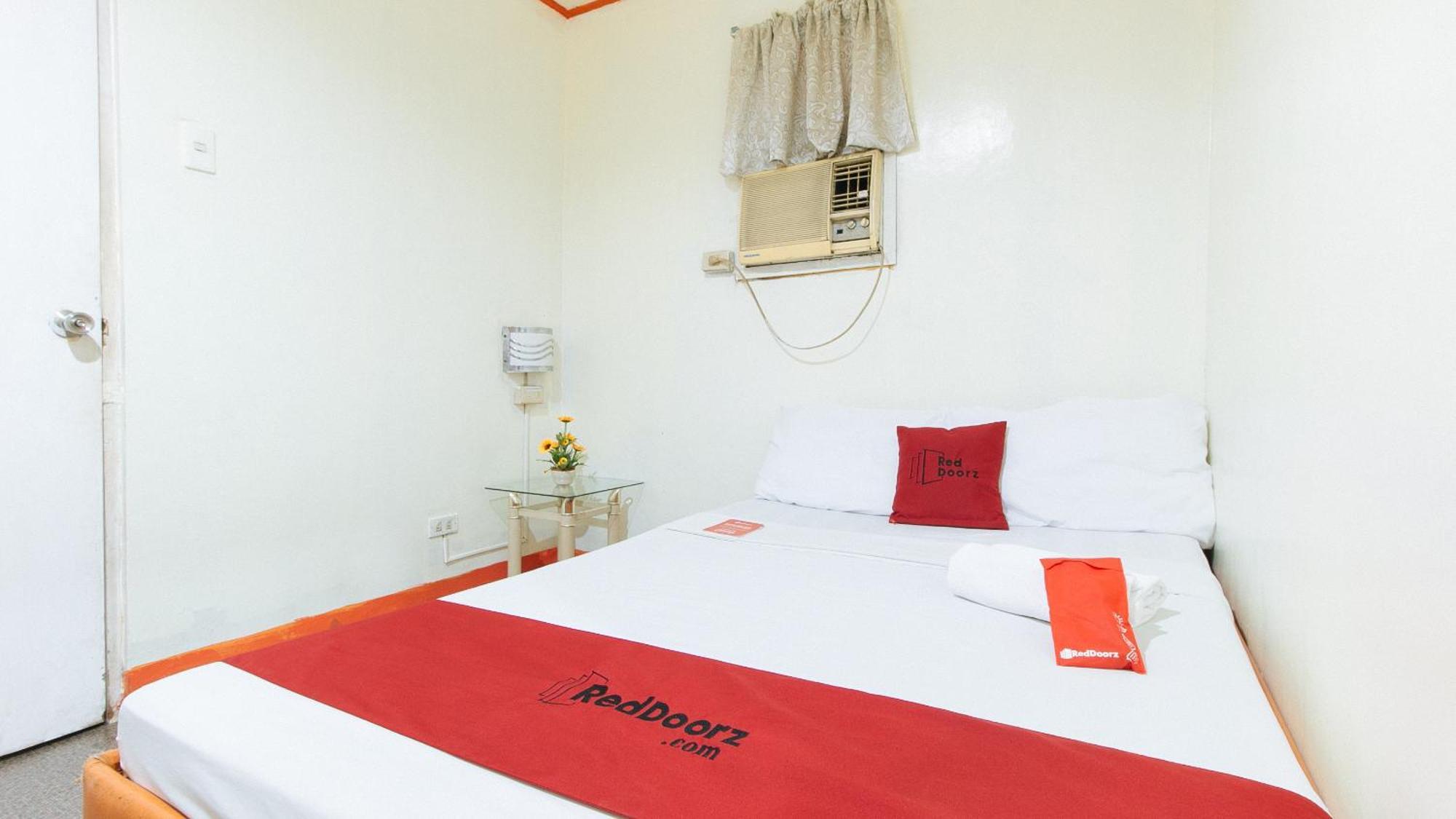 Hotel RedDoorz near East Avenue Medical Center Ciudad Quezon Exterior foto