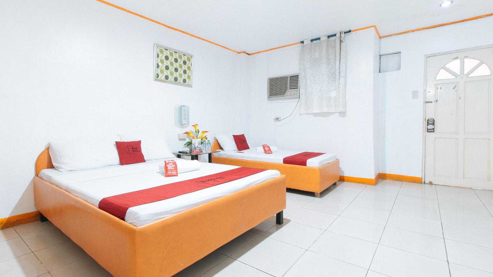 Hotel RedDoorz near East Avenue Medical Center Ciudad Quezon Exterior foto