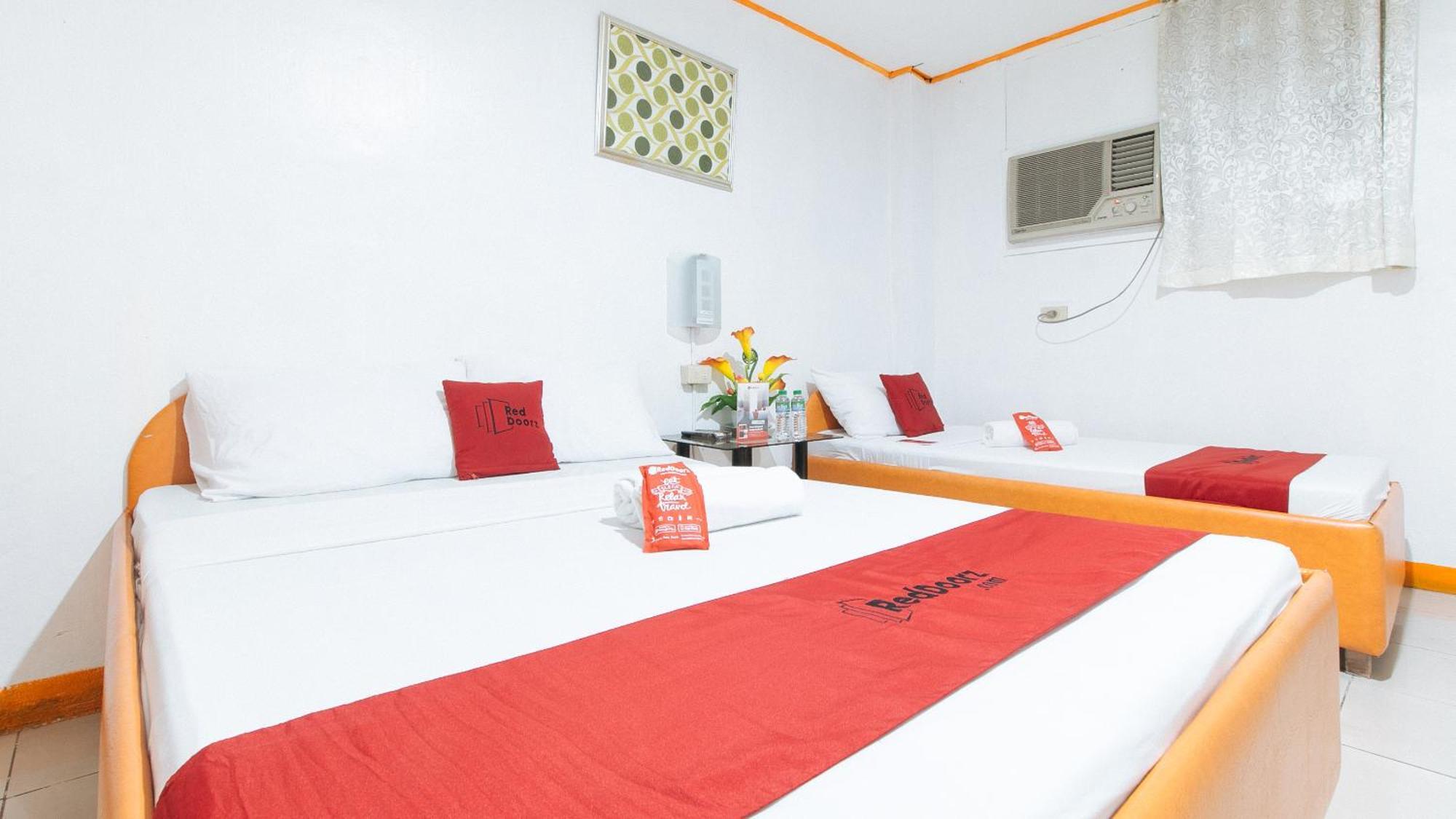 Hotel RedDoorz near East Avenue Medical Center Ciudad Quezon Exterior foto