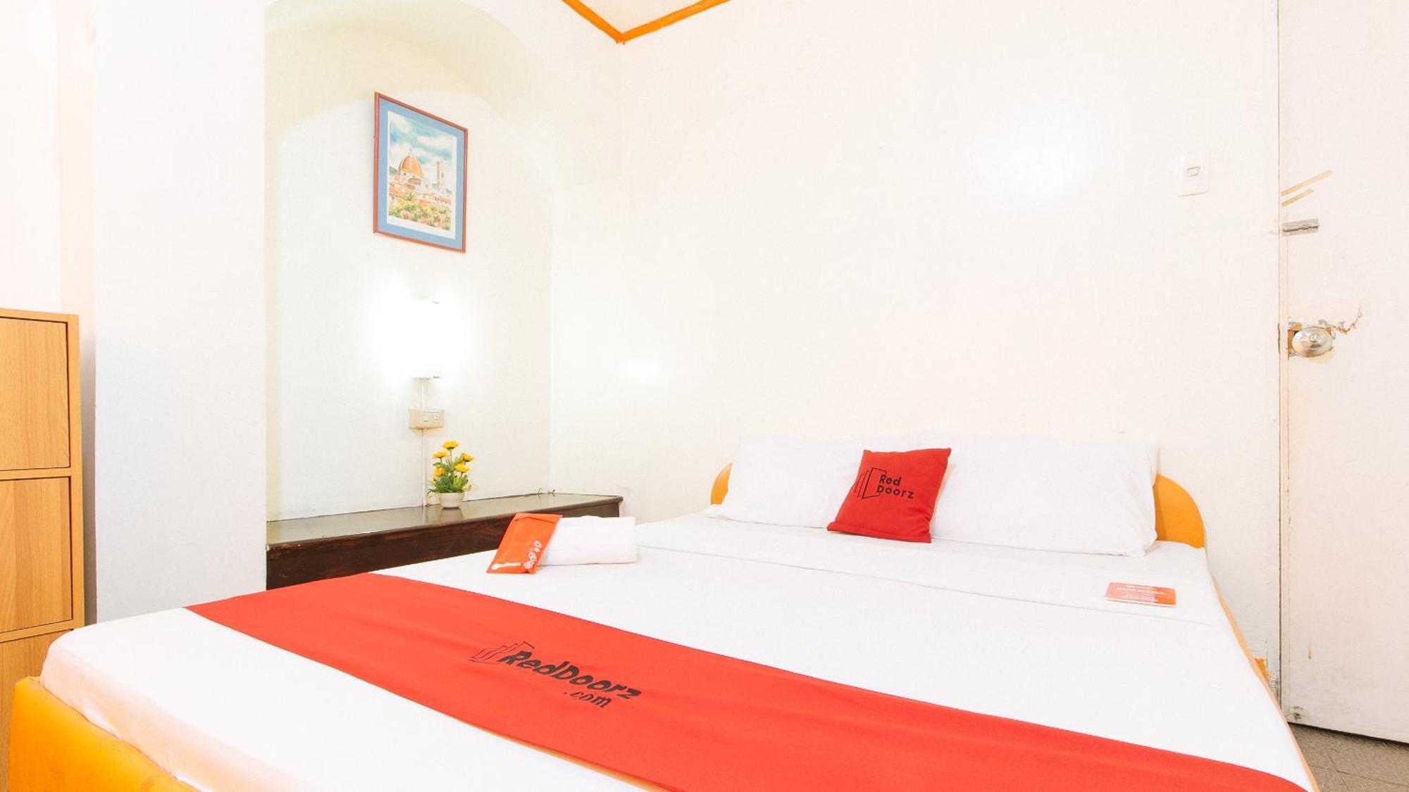 Hotel RedDoorz near East Avenue Medical Center Ciudad Quezon Exterior foto