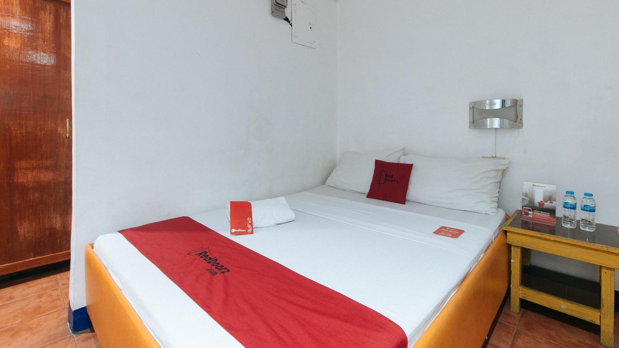 Hotel RedDoorz near East Avenue Medical Center Ciudad Quezon Exterior foto