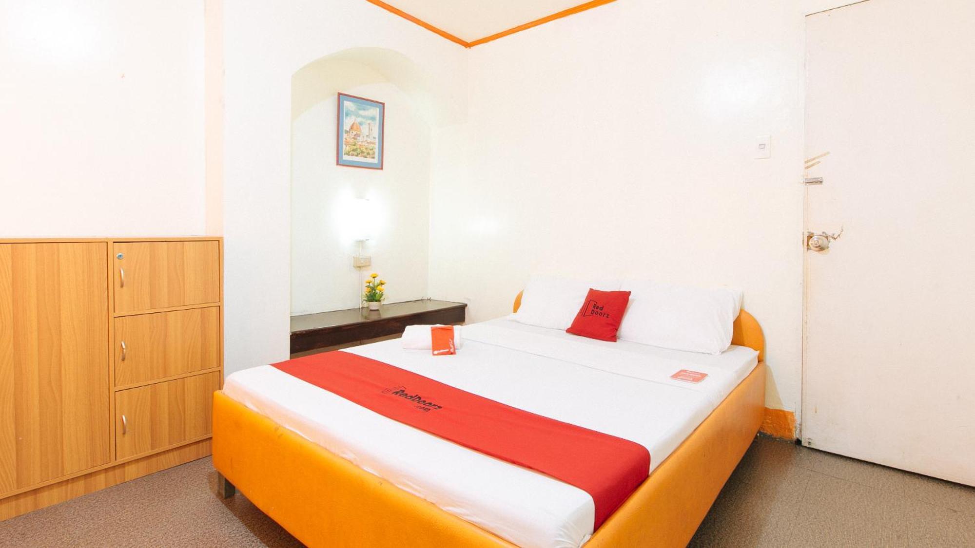 Hotel RedDoorz near East Avenue Medical Center Ciudad Quezon Exterior foto