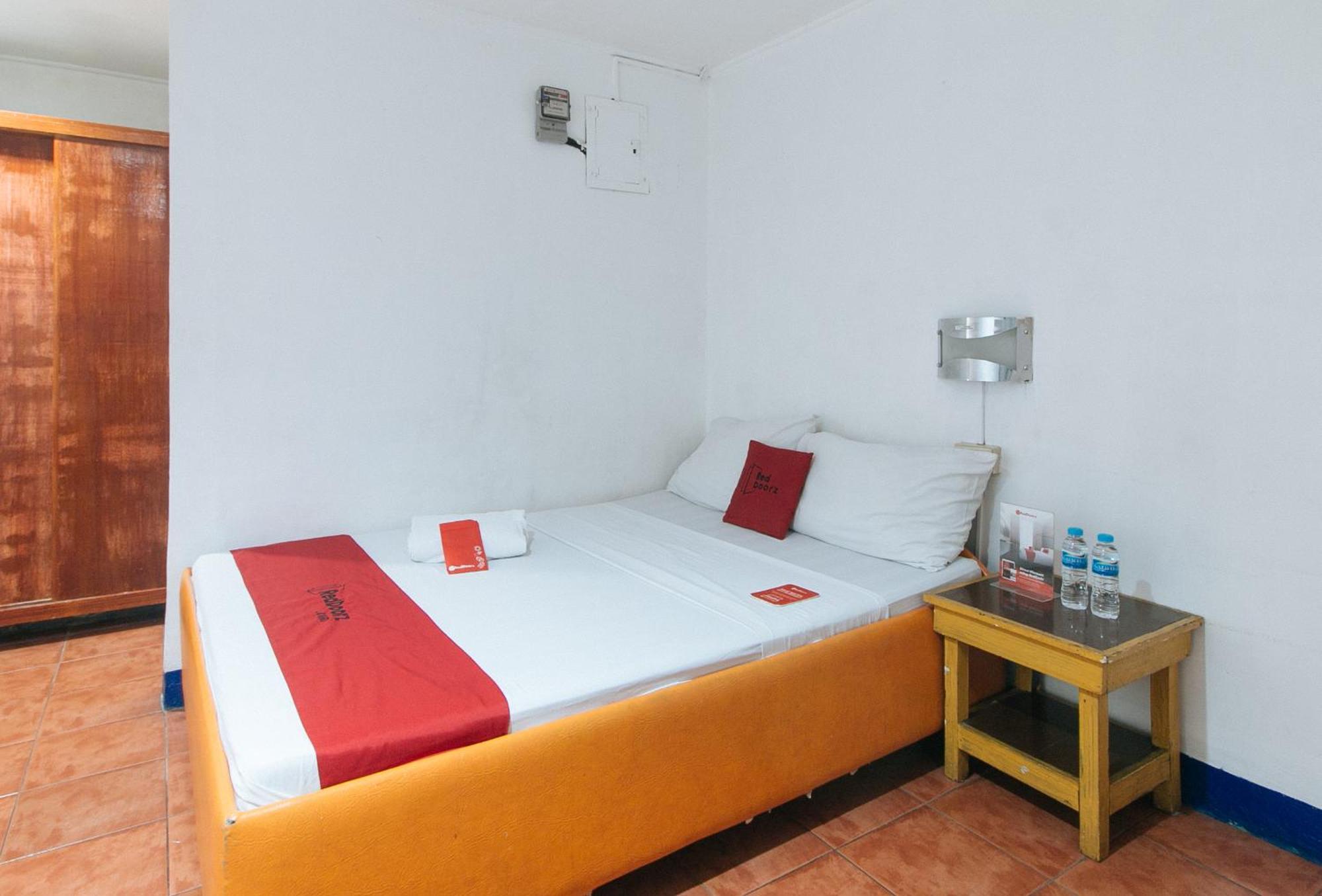 Hotel RedDoorz near East Avenue Medical Center Ciudad Quezon Exterior foto