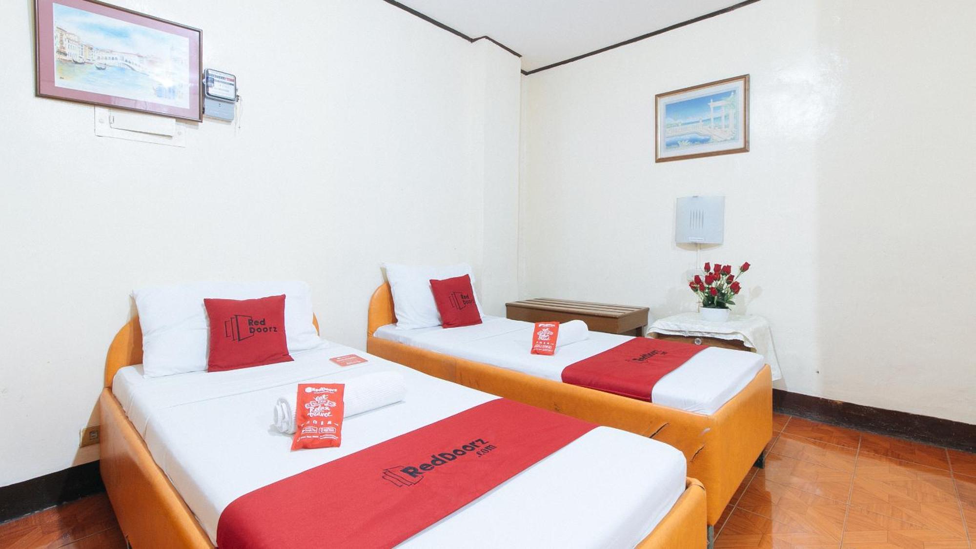 Hotel RedDoorz near East Avenue Medical Center Ciudad Quezon Exterior foto