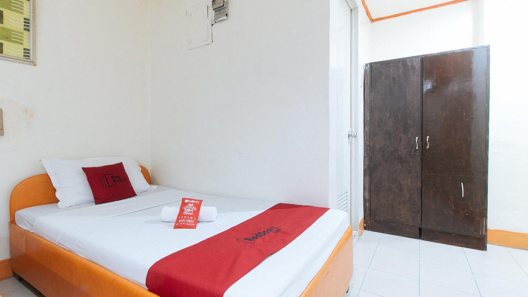 Hotel RedDoorz near East Avenue Medical Center Ciudad Quezon Exterior foto