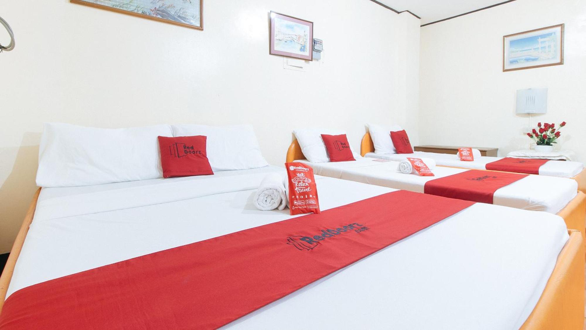 Hotel RedDoorz near East Avenue Medical Center Ciudad Quezon Exterior foto