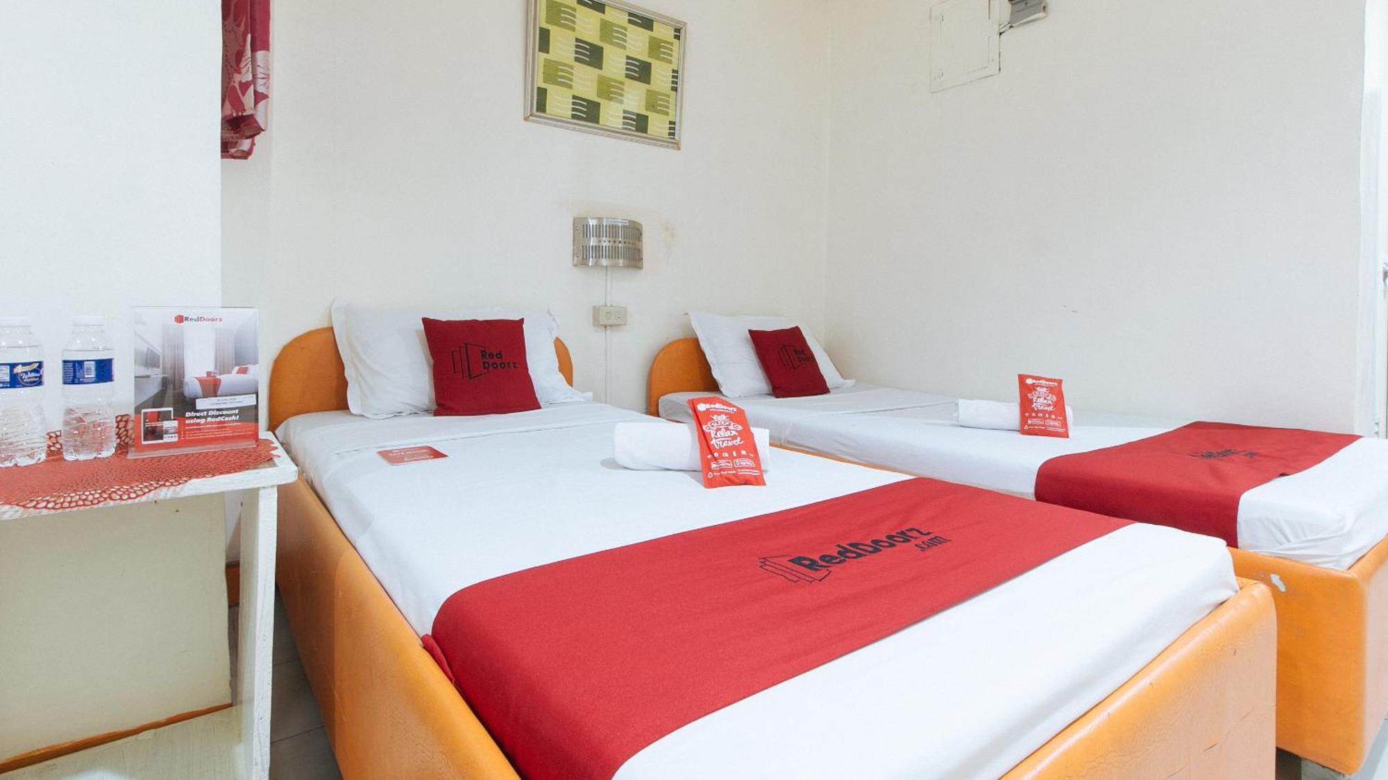 Hotel RedDoorz near East Avenue Medical Center Ciudad Quezon Exterior foto