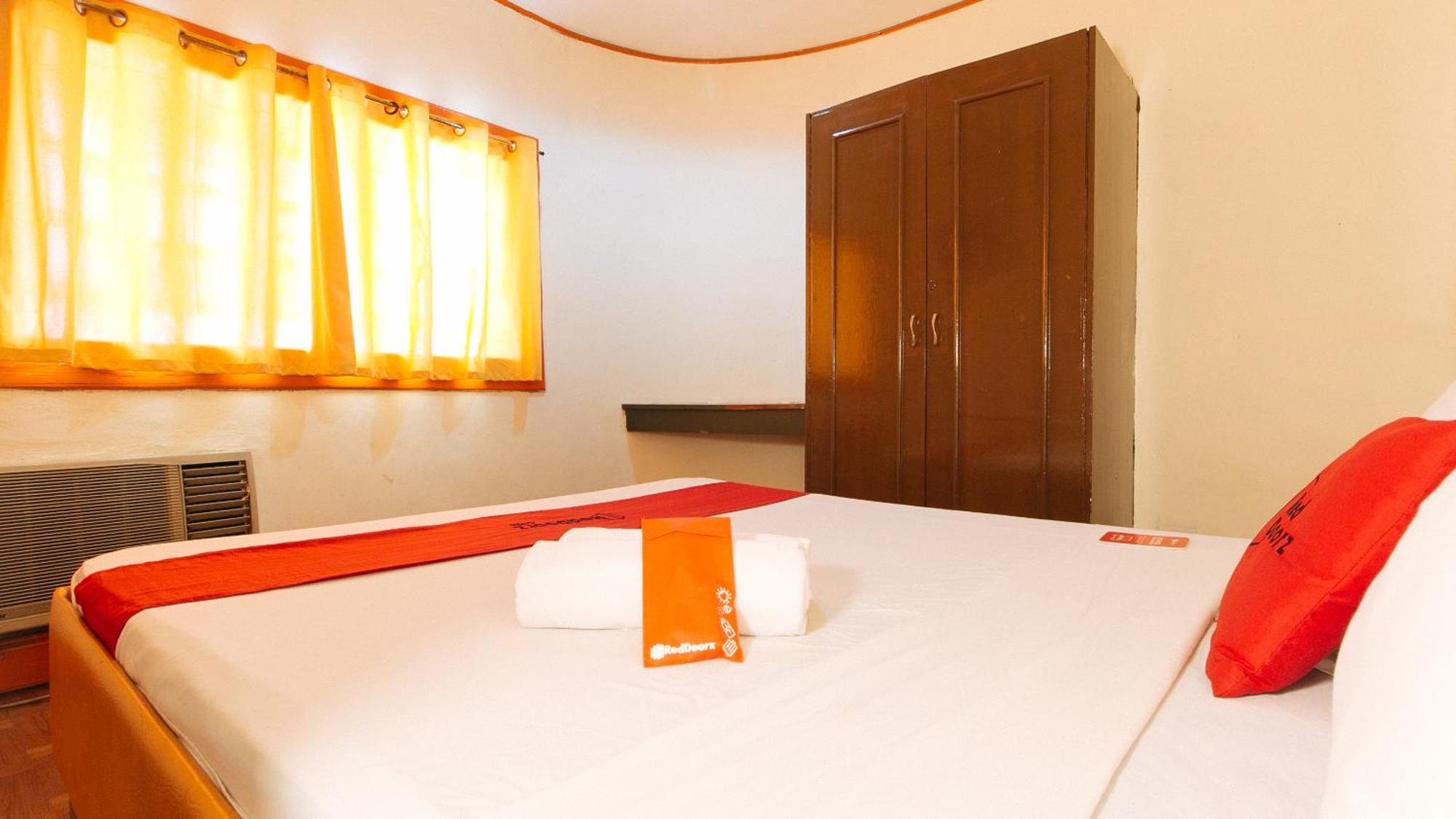 Hotel RedDoorz near East Avenue Medical Center Ciudad Quezon Exterior foto