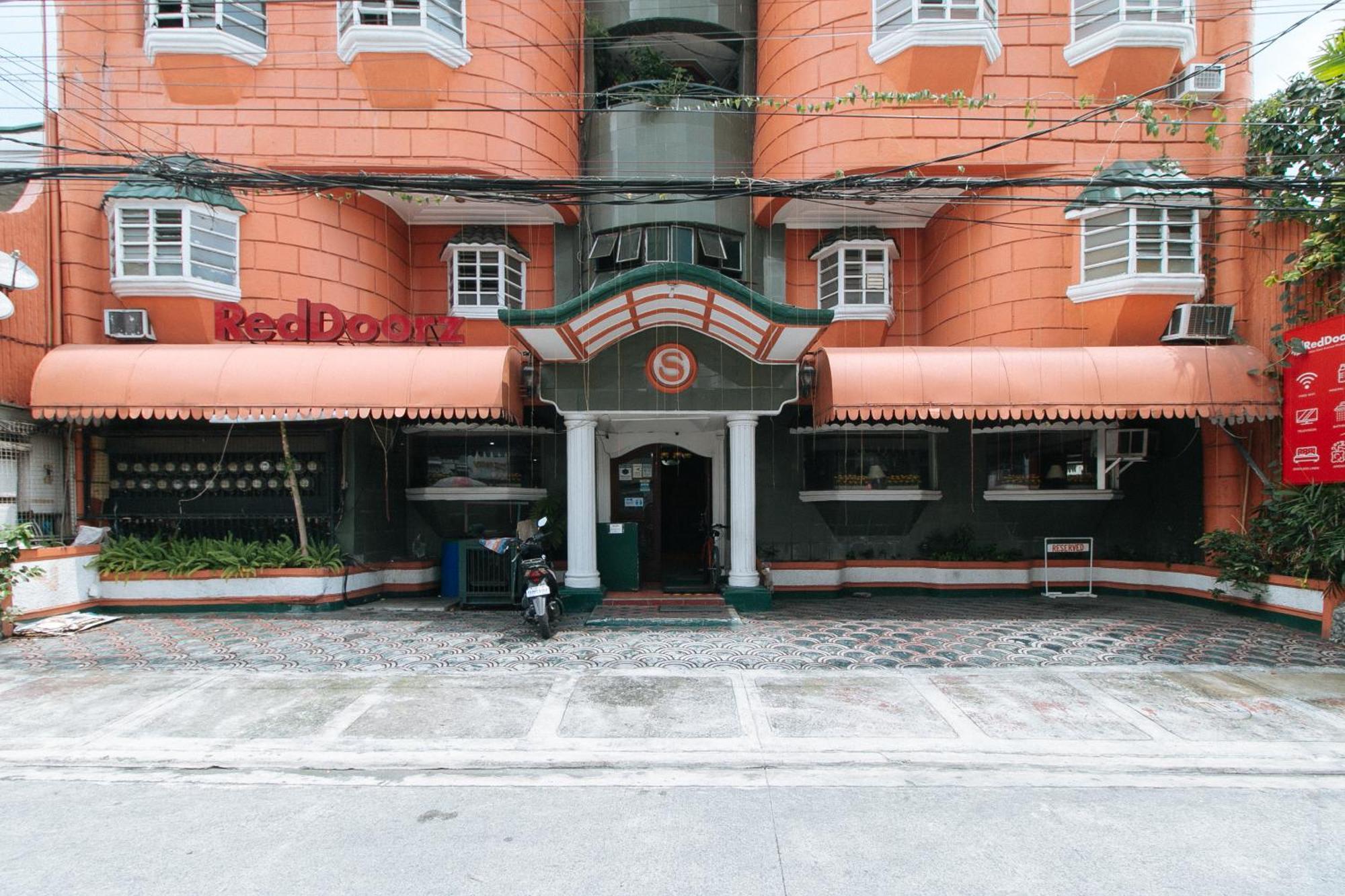 Hotel RedDoorz near East Avenue Medical Center Ciudad Quezon Exterior foto